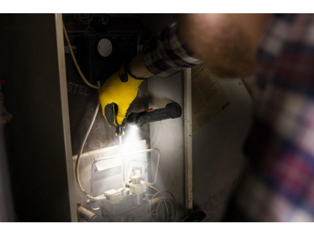 Ficklampa Hard Case Pro Pivot