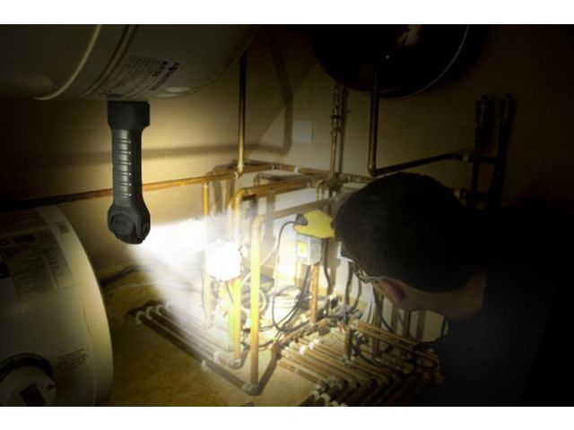 Ficklampa Hard Case Pro Pivot