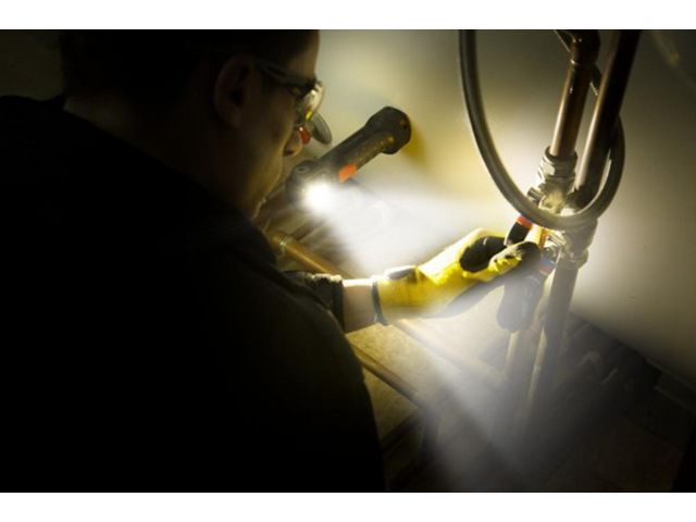 Ficklampa Hard Case Pro Pivot