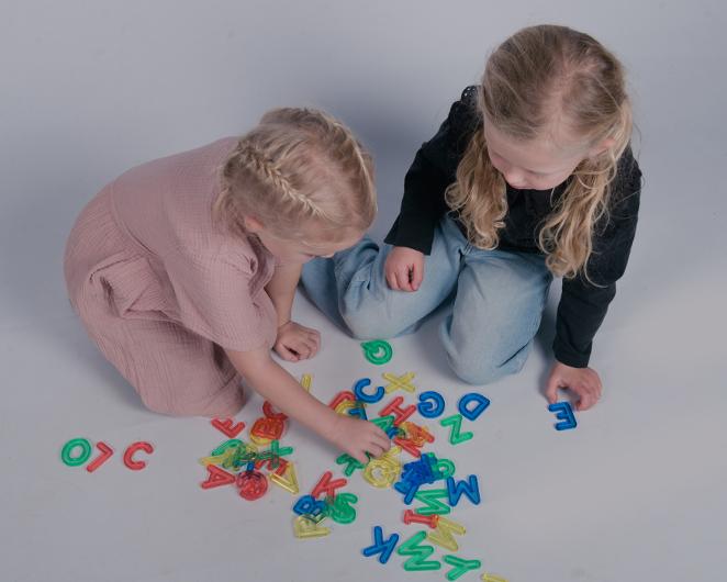 Transparenta bokstäver i burk 52 delar