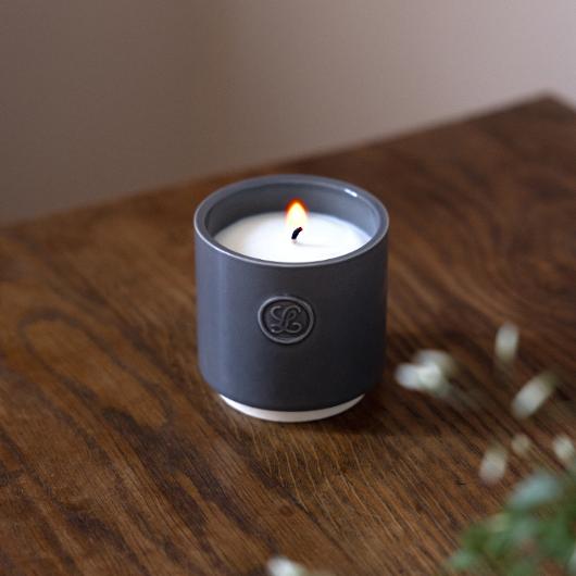 Doftljus LILJEHOLMENS Vera mörkgrå